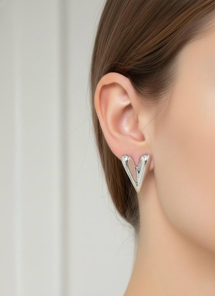 Minimal Heart Studs